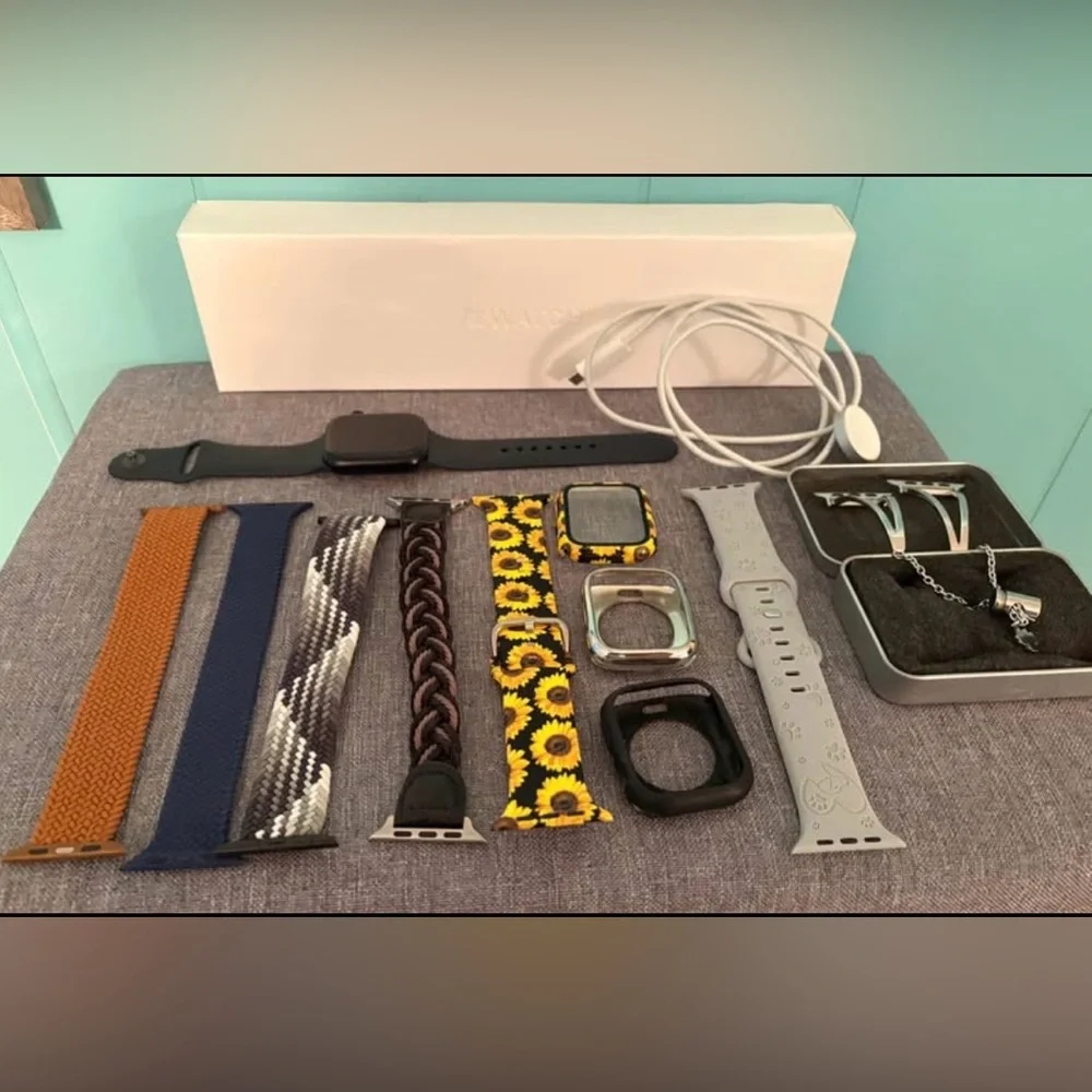 Apple Watch Series 7 w/ accessories - Picture 8 of 8